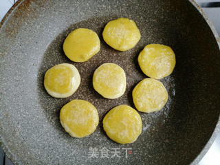 香蕉红薯糯米饼的做法步骤:9