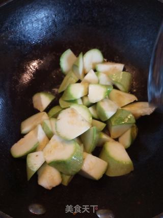 清脆角瓜（西葫芦）的做法步骤：3