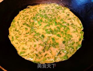 香煎韭菜蛋饼的做法步骤:6