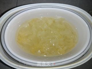 #水果#银耳皇冠梨枸杞汤的做法步骤:2