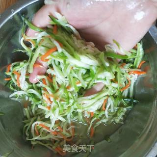 葱油萝卜丝的做法步骤:3