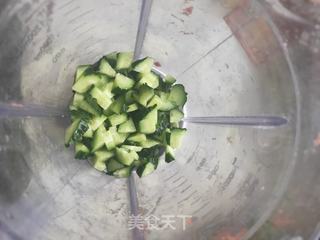 既能瘦身又好喝的果汁|黄瓜菠萝汁的做法步骤:2