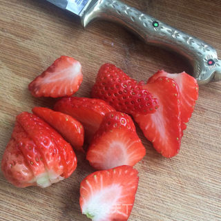 草莓酸奶松饼的做法步骤:7