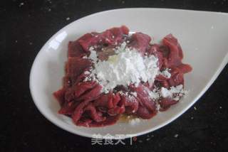 孜然蒜薹牛肉的做法步骤:4