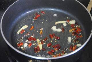 孜然蒜薹牛肉的做法步骤:5
