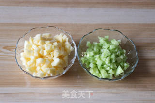 苹果黄瓜酸奶汁的做法步骤:2