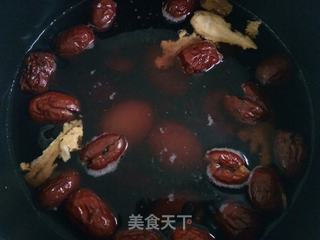 当归黑糯米红枣鸡蛋糖水的做法步骤:3