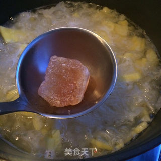 菠萝银耳汤的做法步骤:7