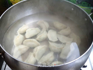 小白菜猪肉馅水饺的做法步骤:10