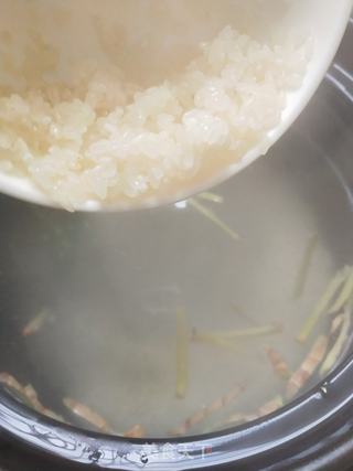 苹果西蓝花猪肝粥(水果花样吃法)的做法步骤:5
