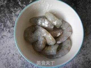 蒜苔炒虾仁的做法步骤：1