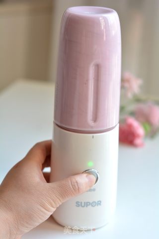 草莓奶昔的做法步骤:5