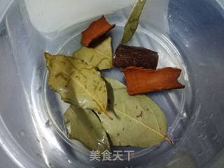 五花肉香焖黄豆的做法步骤:4