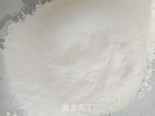 小猪佩奇水果盒子蛋糕的做法步骤:2