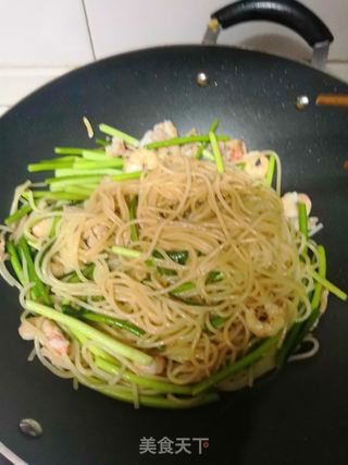 蒜苔鲜虾意大利面的做法步骤:7