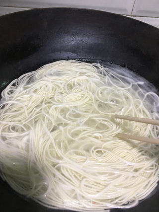 剁椒鱼头拌面的做法步骤:13