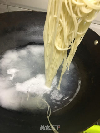 剁椒鱼头拌面的做法步骤:14