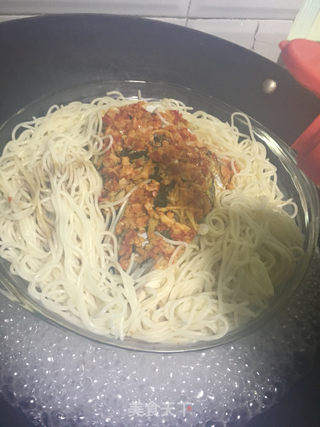 剁椒鱼头拌面的做法步骤:18
