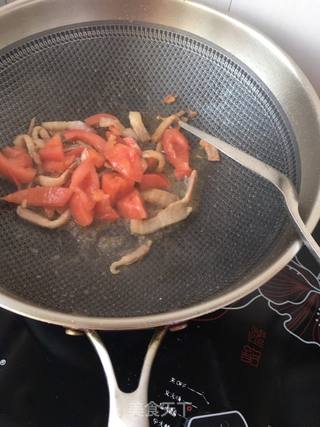 番茄蛋汤菠菜面的做法步骤:6