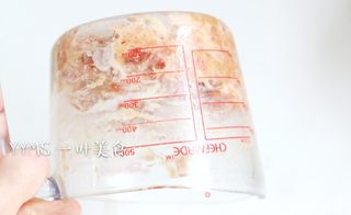 奥尔良虾仁猪肉香肠的做法步骤：2