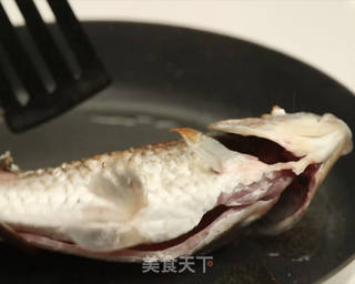 鲫鱼豆腐汤的做法步骤:3