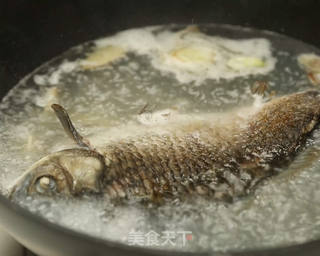 鲫鱼豆腐汤的做法步骤:6