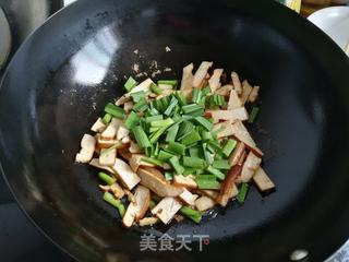 蒜苗炒豆干的做法步骤:5