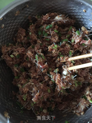 香菇猪肉粉丝包子的做法步骤:5