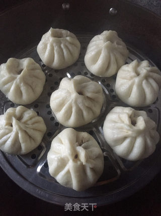 香菇猪肉粉丝包子的做法步骤:8