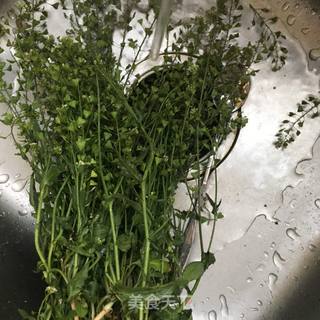 荠菜花煮蛋的做法步骤：1