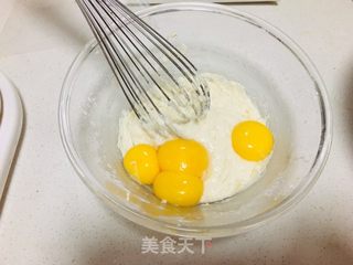 红丝绒旋风卷的做法步骤:3