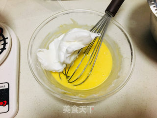 红丝绒旋风卷的做法步骤:5