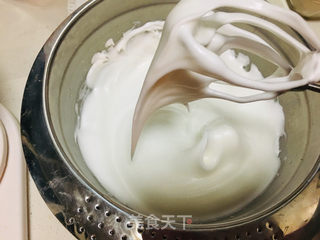 红丝绒旋风卷的做法步骤:4