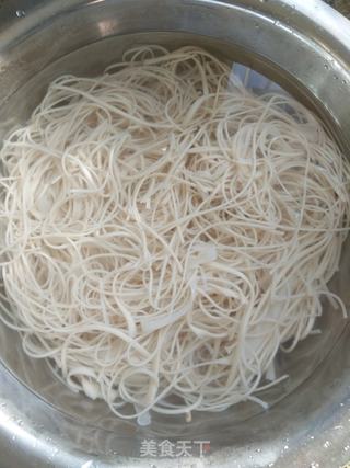 莴苣腊肉焖油面的做法步骤:5