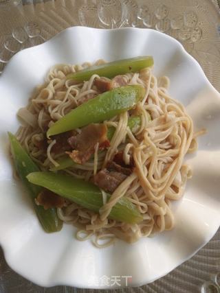 莴苣腊肉焖油面的做法步骤:12