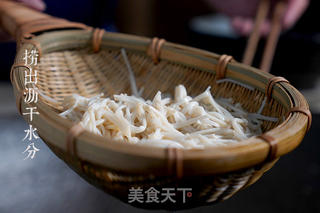 凉拌金针菇的做法步骤:4