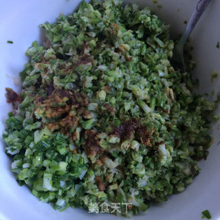 槐花猪肉饺子的做法步骤:7