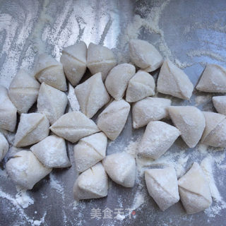 槐花猪肉饺子的做法步骤:9