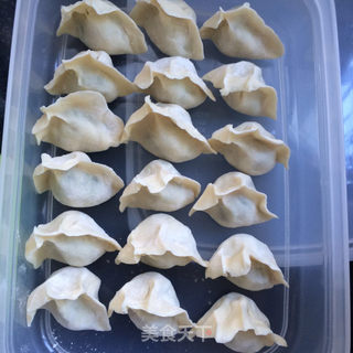 槐花猪肉饺子的做法步骤:10