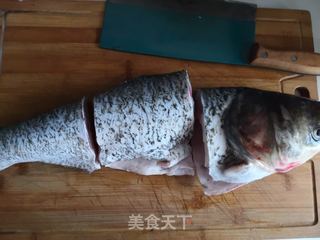 裙带菜豆腐香菇炖鱼尾的做法步骤:2