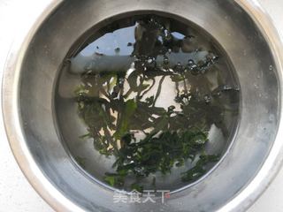 裙带菜豆腐香菇炖鱼尾的做法步骤:6