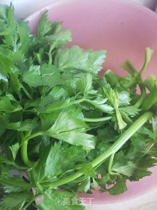 牛肉芹菜水饺的做法步骤:2