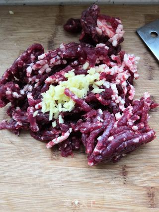牛肉沙葱饺子的做法步骤:5