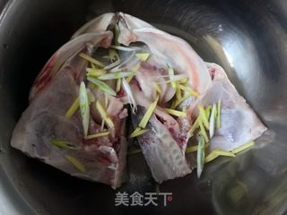 剁椒鱼头的做法步骤:4