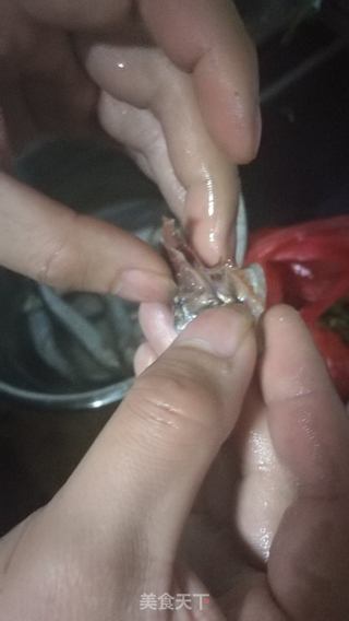香煎多春鱼的做法步骤:2