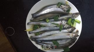 香煎多春鱼的做法步骤:4