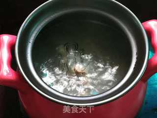 木瓜鱿鱼排骨汤的做法步骤:5