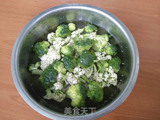 凉拌双花的做法步骤:2
