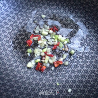 蒜香甜豆的做法步骤:3