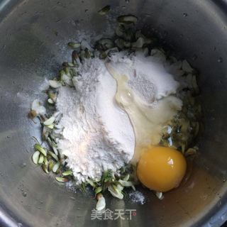 槐花煎饼的做法步骤：4